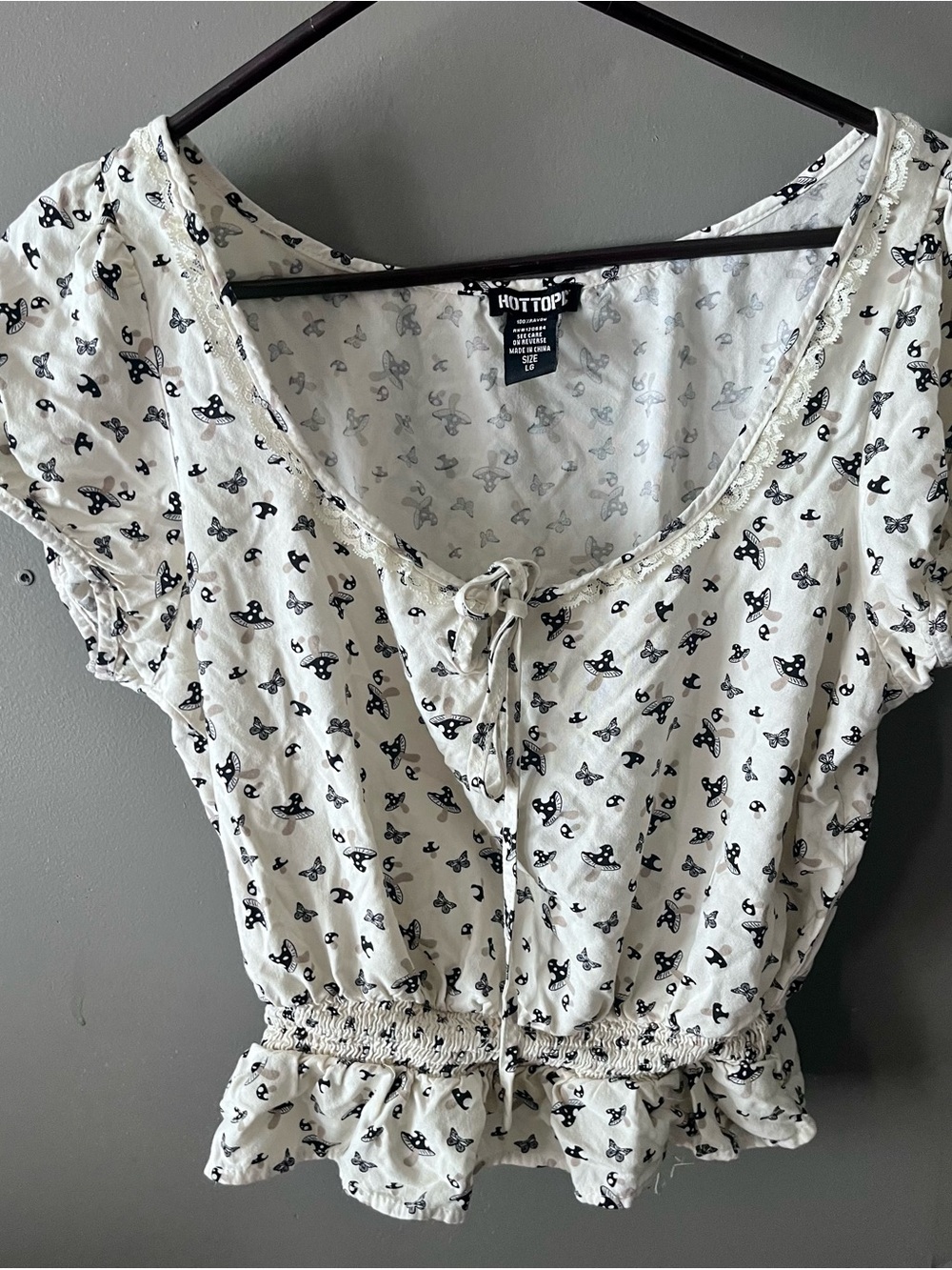 Hot Topics Cottagecore Cropped Mushroom Blouse